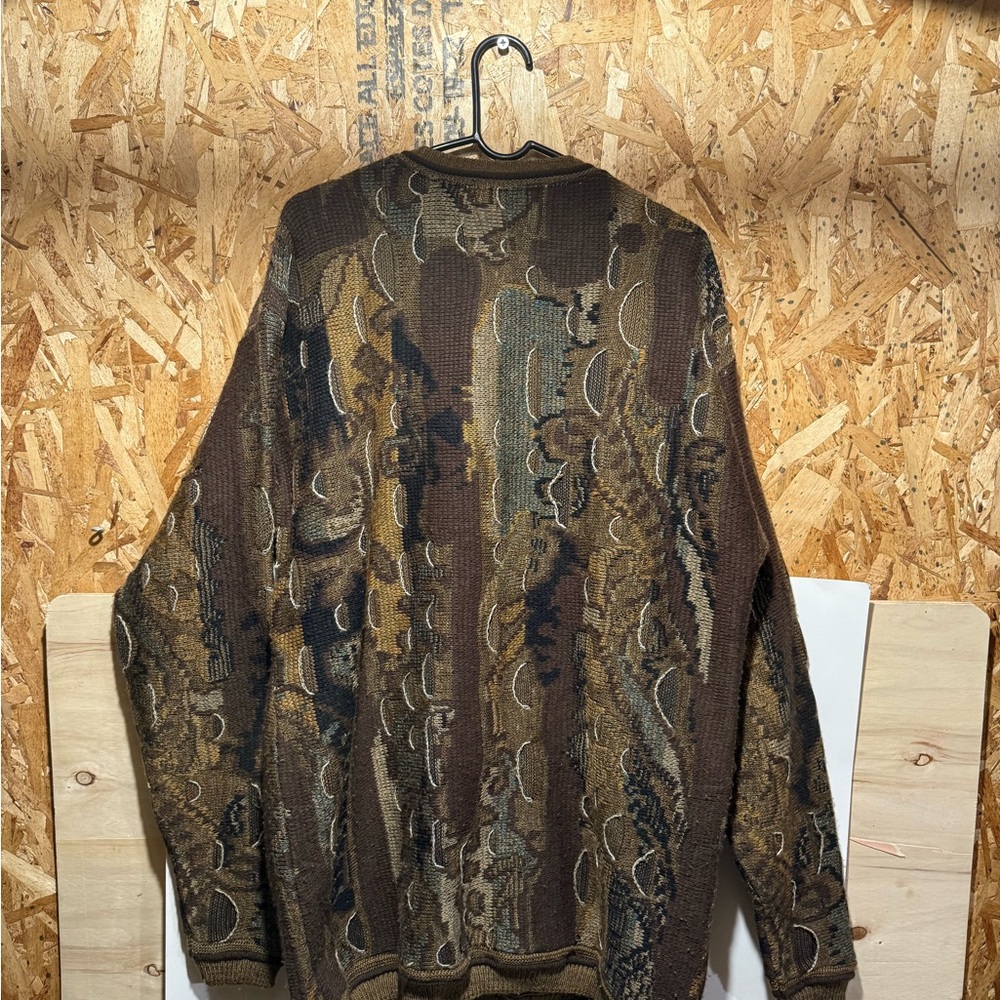 Megalos XLT Brown and Tan Crewneck Sweater - Picture 3 of 3
